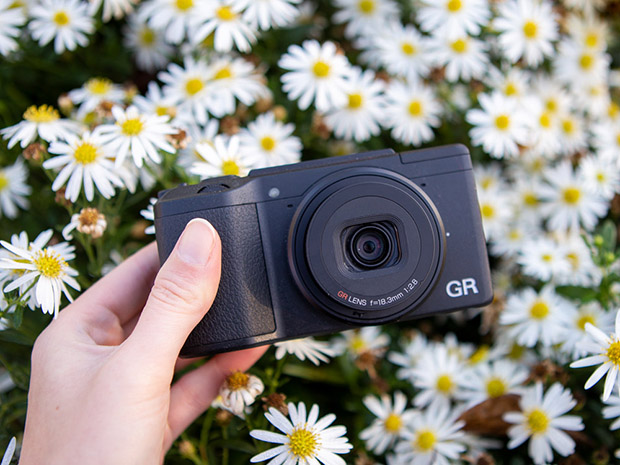 review ricoh GR iii compactcamera