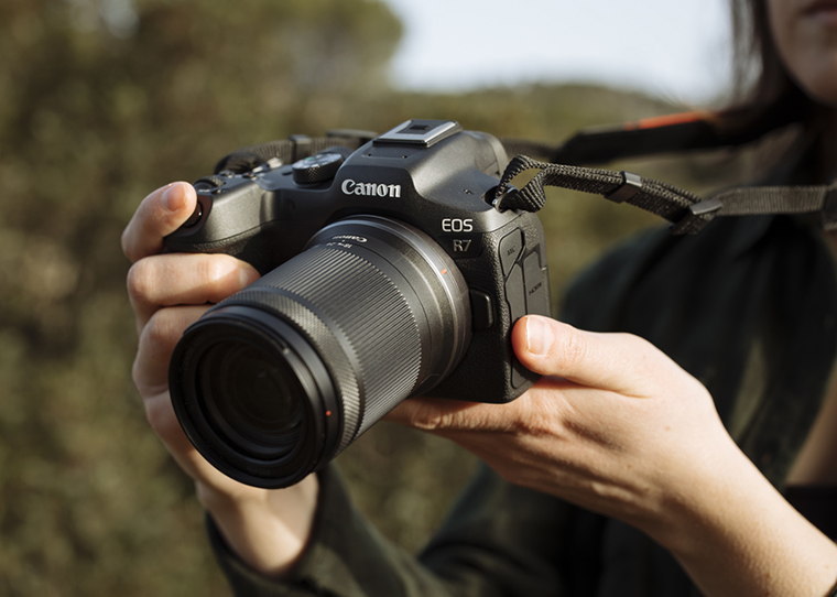 Canon EOS R7 systeemcamera